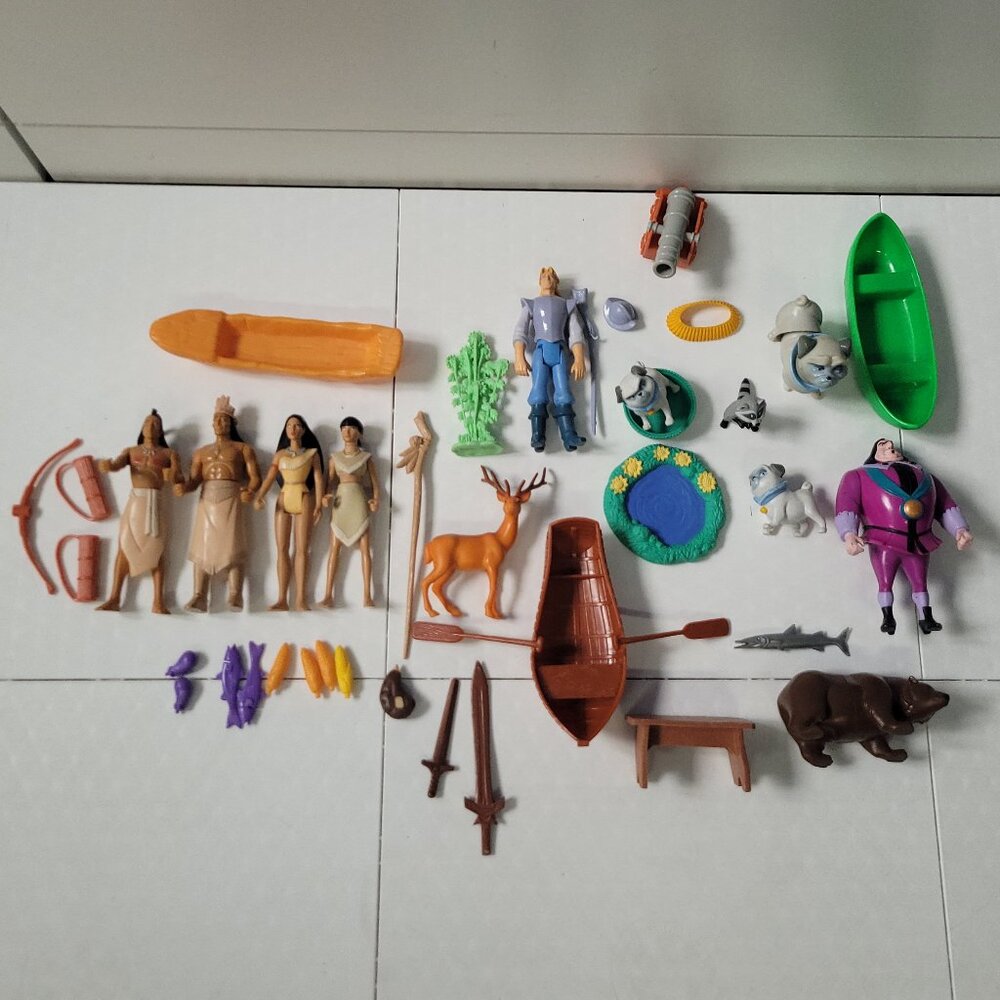 ⭐️ Vintage Disney Pocahontas Figure Set Chief John Smith Mekko Percy Kocoum